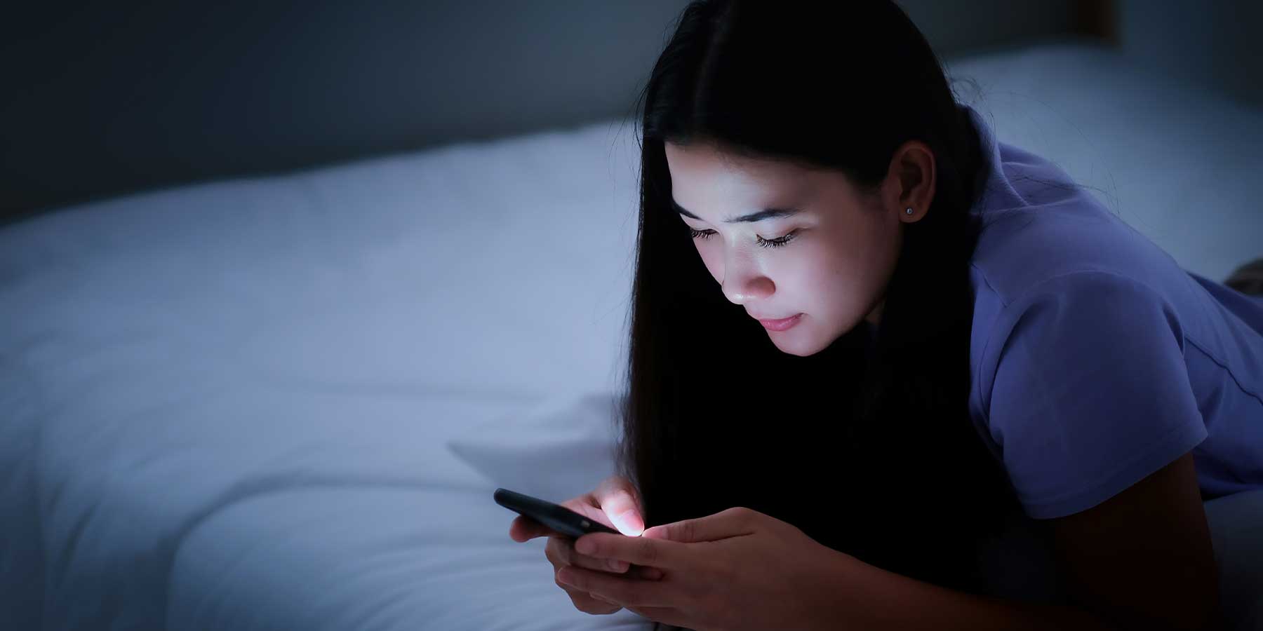 Bright Evening Screens: Protect Sleep With Earlier Limits