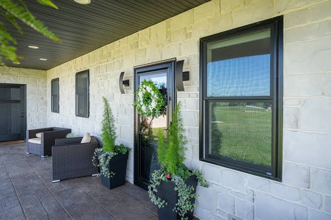 5 Best Window Installers in Toledo - Find replacement windows that cut drafts and noise